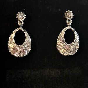 Studded tear drop Earrings